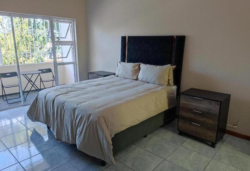 סוויטה אקזקיוטיב, Two Lions Guesthouse