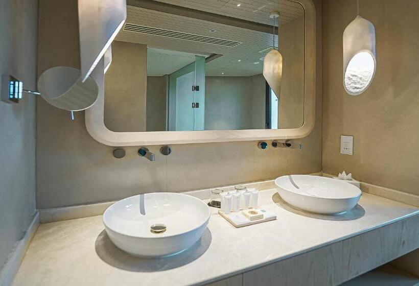 بانگلوی استاندارد, Tawila Island Resort