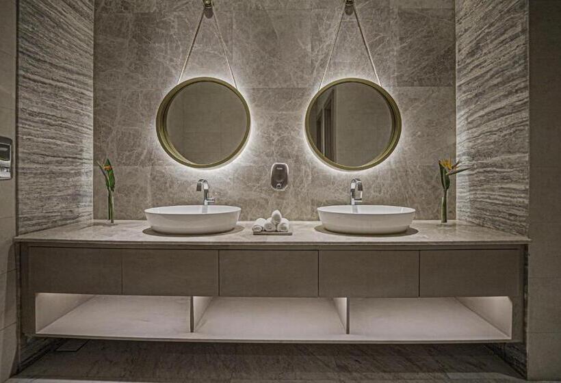 بانگلوی سوپریور, Tawila Island Resort