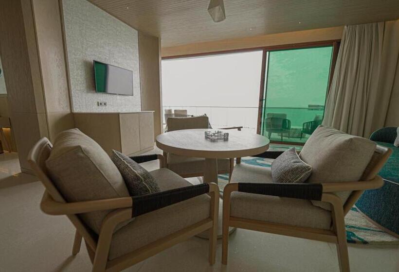 بانگلوی سوپریور, Tawila Island Resort