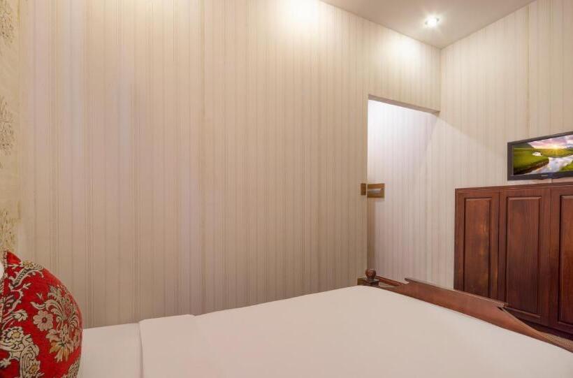 اتاق لوکس یک تخته, Hidden Mansions Saigon Resort