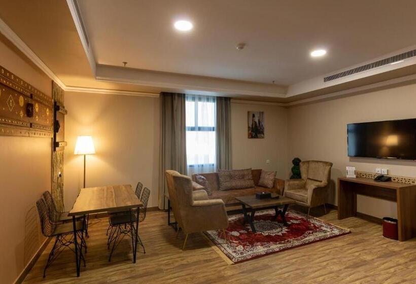 סוויטת ג'וניור נוף לגינה, Zaman Homeland