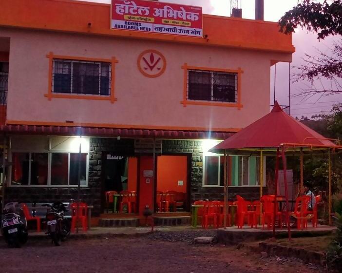 Standard Yhden Hengen Huone Parveke, Abhishek Kolwan