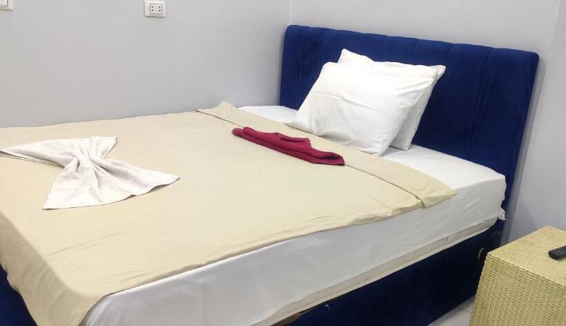 اتاق استاندارد, Amon Holiday Inn