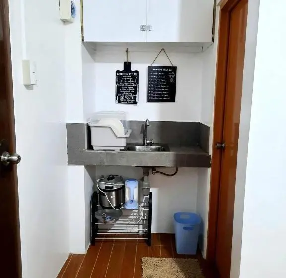 エコノミールーム, Studio Type Unit   Host Homes Apitong
