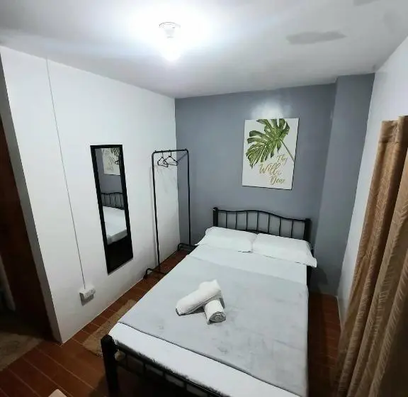 エコノミールーム, Studio Type Unit   Host Homes Apitong