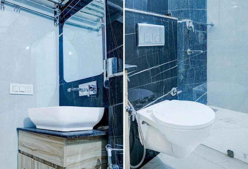 غرفة كلاسيكية ثلاثية, O Golden Roof