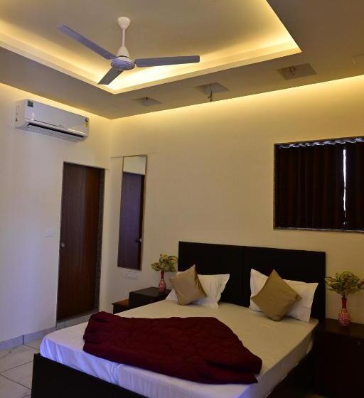 디럭스 룸 킹사이즈 침대, New Happy Home