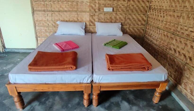 اتاق استاندارد با بالکن, Om Home Hampi