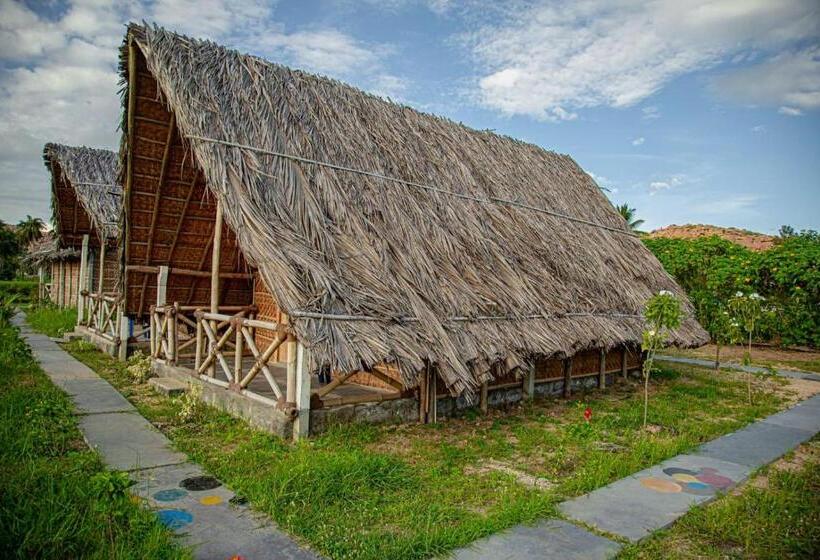 اتاق استاندارد با بالکن, Om Home Hampi