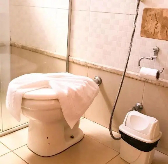 Deluxe Suite, Renascer Ltda