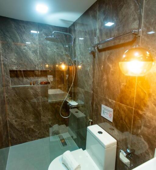 سوییت اجرایی, Rockfort