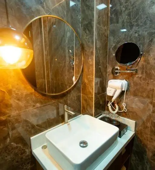 Executive Suite, Rockfort