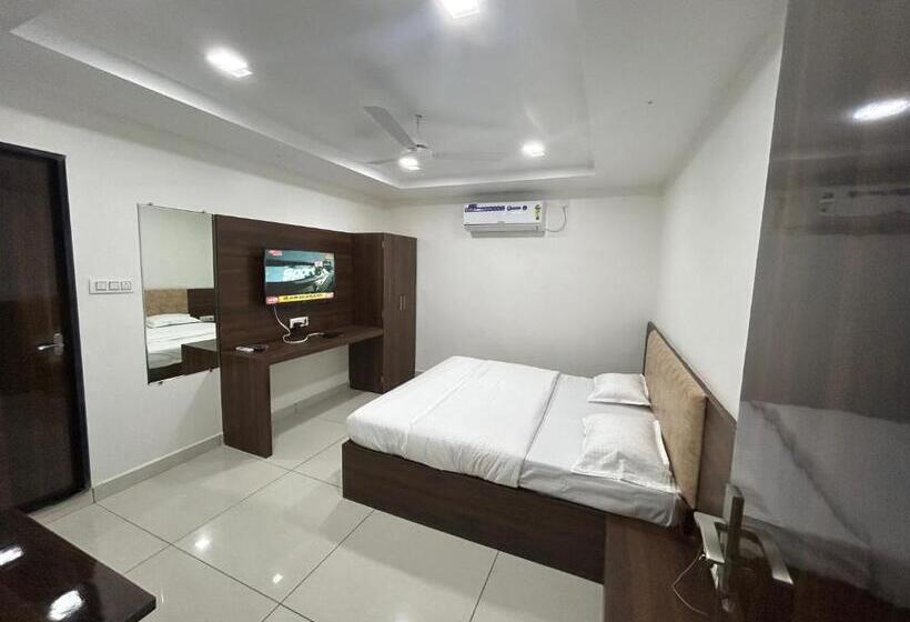 Номер Deluxe, Sagar