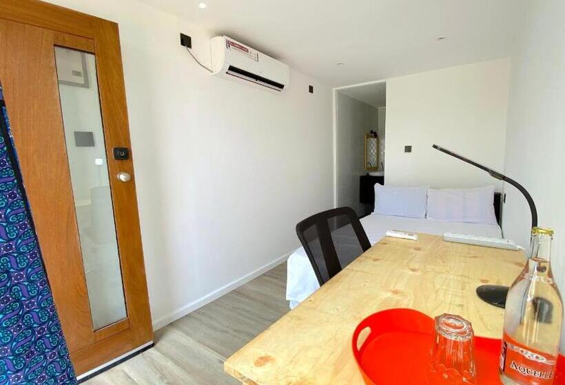 اتاق استاندارد, Skippers Adults Only