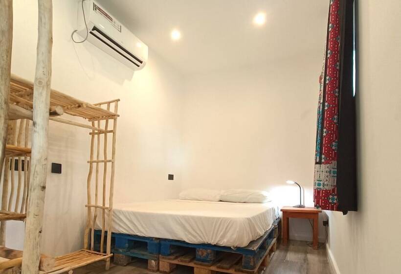 اتاق استاندارد, Skippers Adults Only