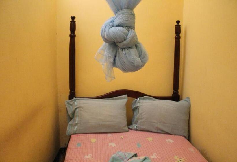 اتاق لوکس, Joyed 3 Motel