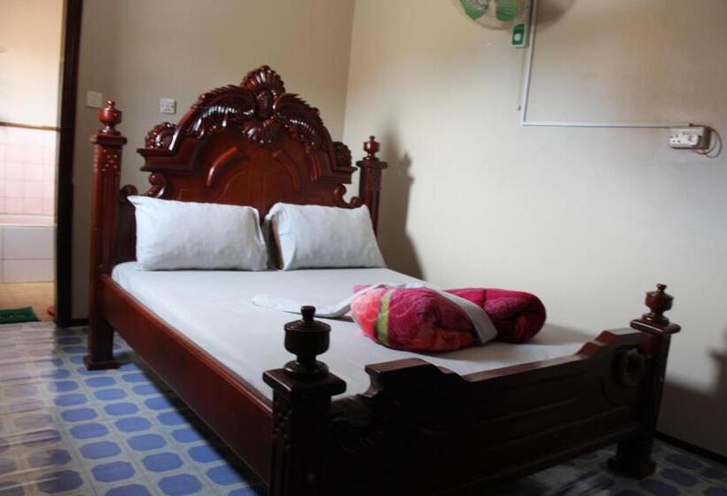 اتاق لوکس, Joyed 3 Motel
