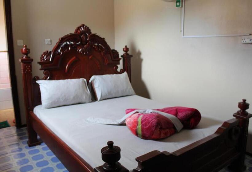 اتاق لوکس, Joyed 3 Motel