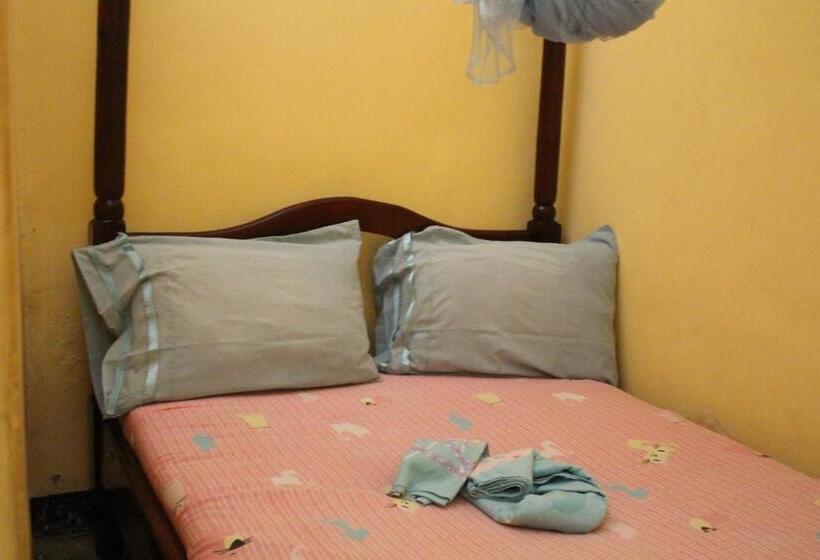 اتاق لوکس, Joyed 3 Motel