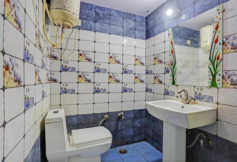 اتاق کلاسیک سه تخته, Oyo Hotel Milan