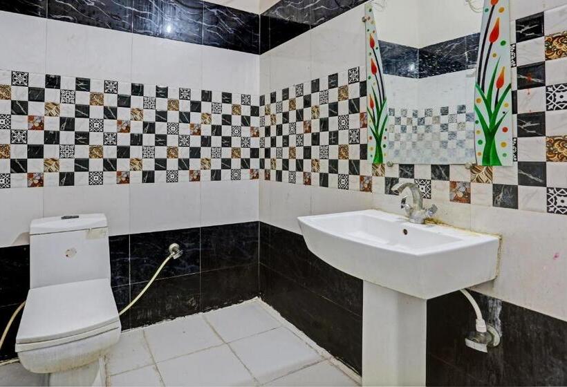 اتاق کلاسیک سه تخته, Oyo Hotel Milan