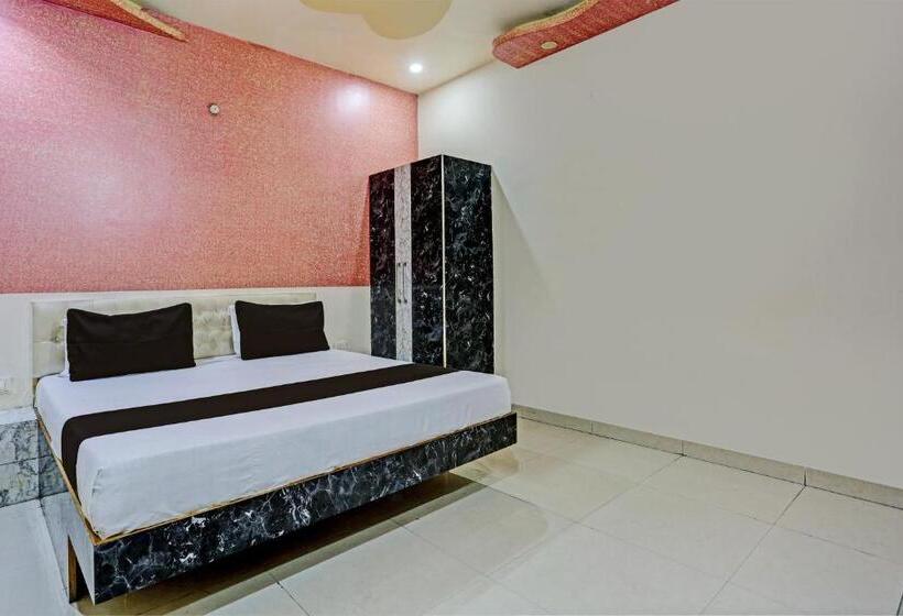 اتاق کلاسیک سه تخته, Oyo Hotel Milan