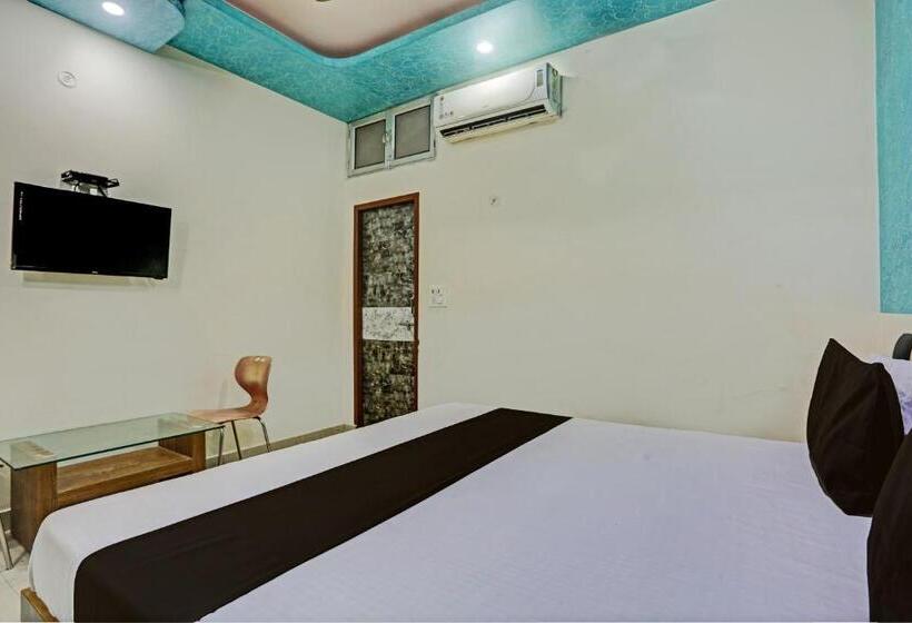 اتاق کلاسیک سه تخته, Oyo Hotel Milan