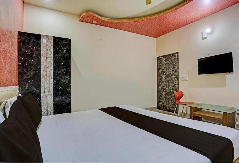 اتاق کلاسیک سه تخته, Oyo Hotel Milan