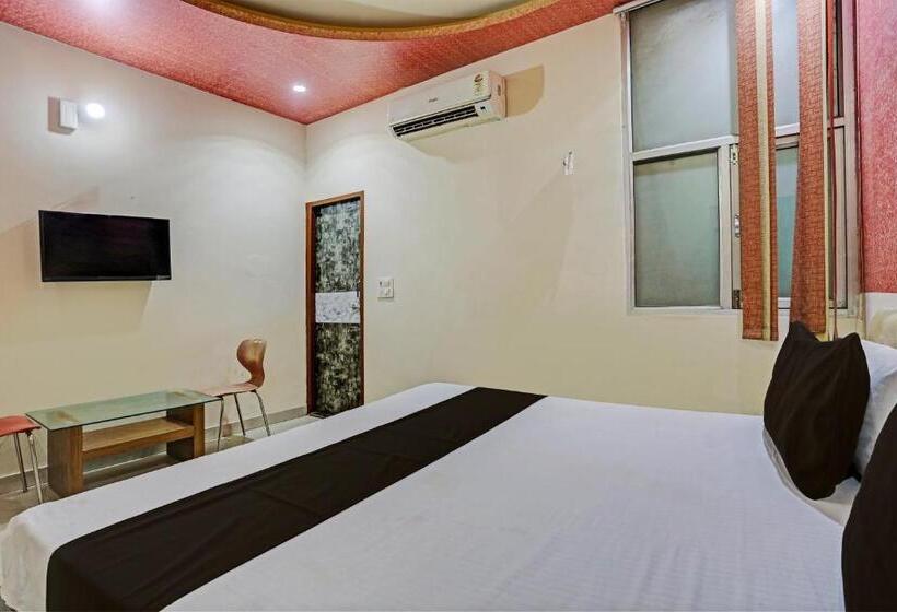 اتاق کلاسیک سه تخته, Oyo Hotel Milan