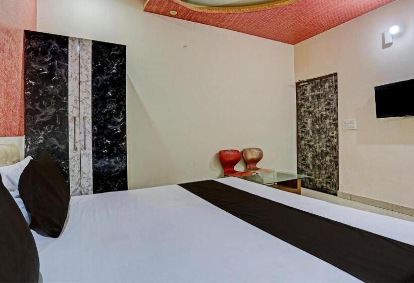 اتاق کلاسیک سه تخته, Oyo Hotel Milan