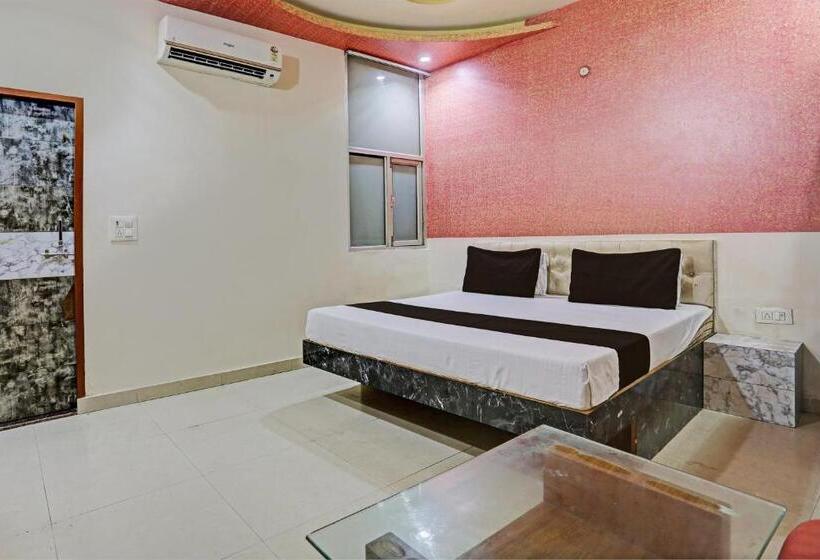 اتاق کلاسیک سه تخته, Oyo Hotel Milan