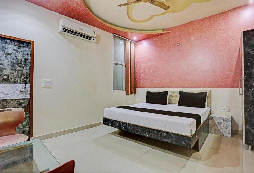 اتاق کلاسیک سه تخته, Oyo Hotel Milan