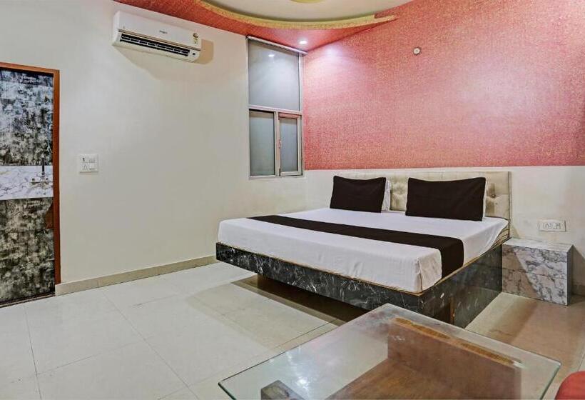 اتاق کلاسیک سه تخته, Oyo Hotel Milan