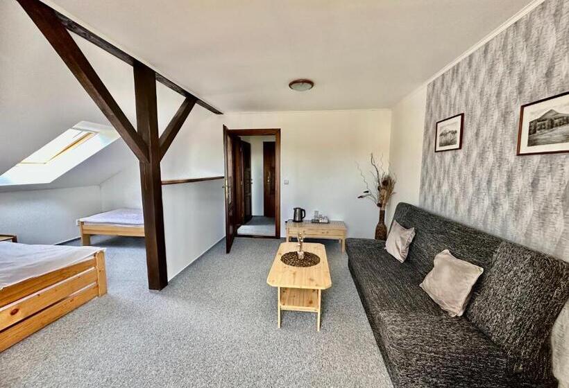 스탠다드 트리플 룸, Pod Klíčem