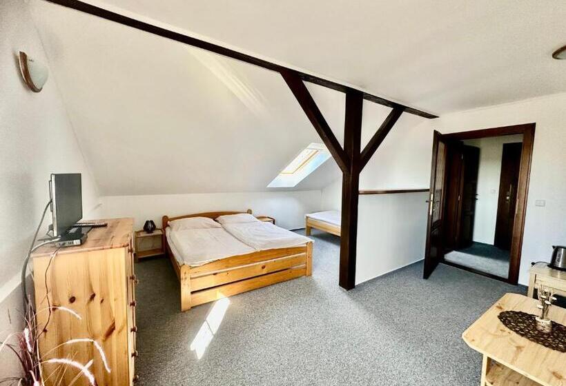 스탠다드 트리플 룸, Pod Klíčem