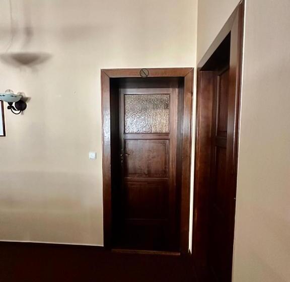 패밀리 룸, Pod Klíčem