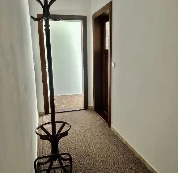 Perhehuone, Pod Klíčem