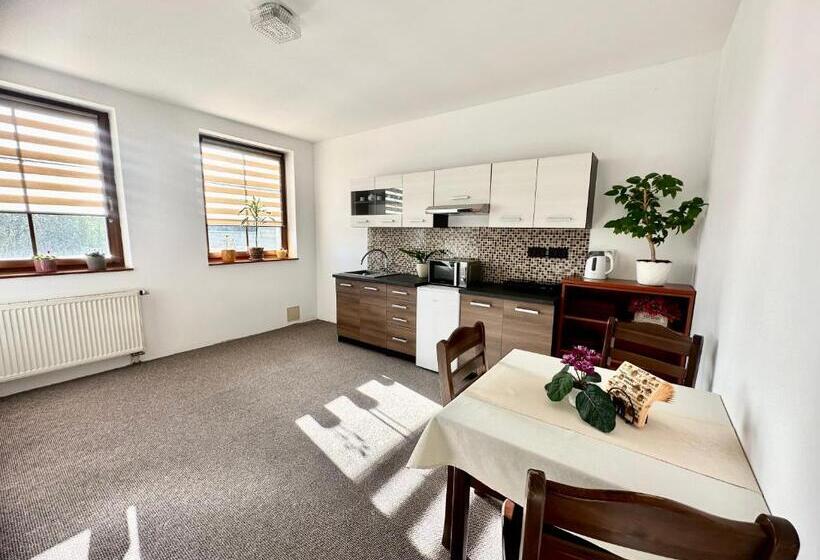 패밀리 룸, Pod Klíčem