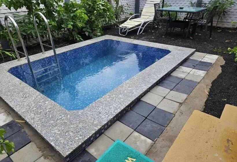 キングサイズベッドのスタンダードルーム, Skd Resort And Club
