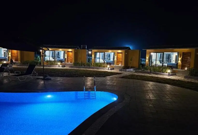 プールビュースタンダードルーム, Skd Resort And Club