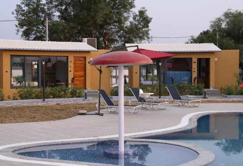 Quarto Estandar Vista Piscina, Skd Resort And Club