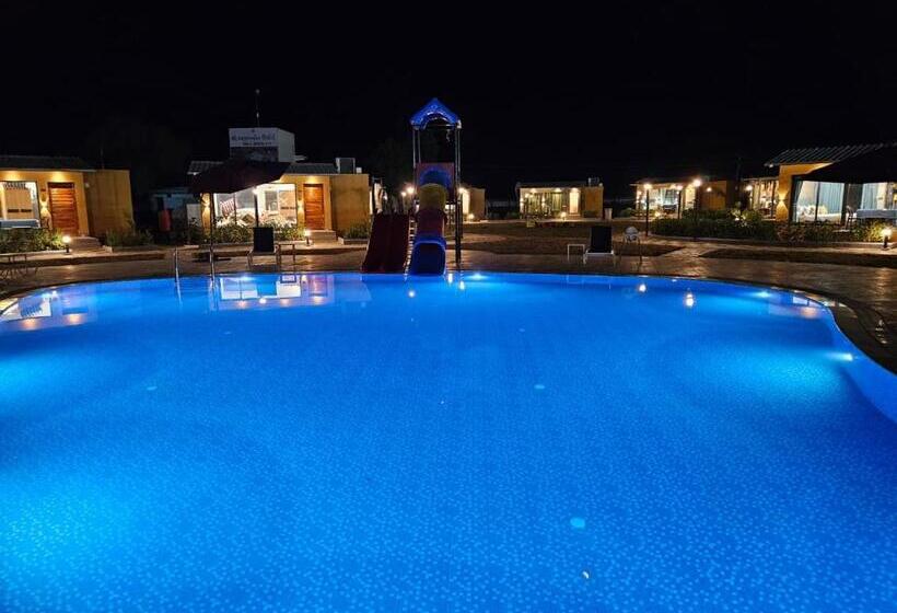 Номер Стандарт Вид на Бассейн, Skd Resort And Club