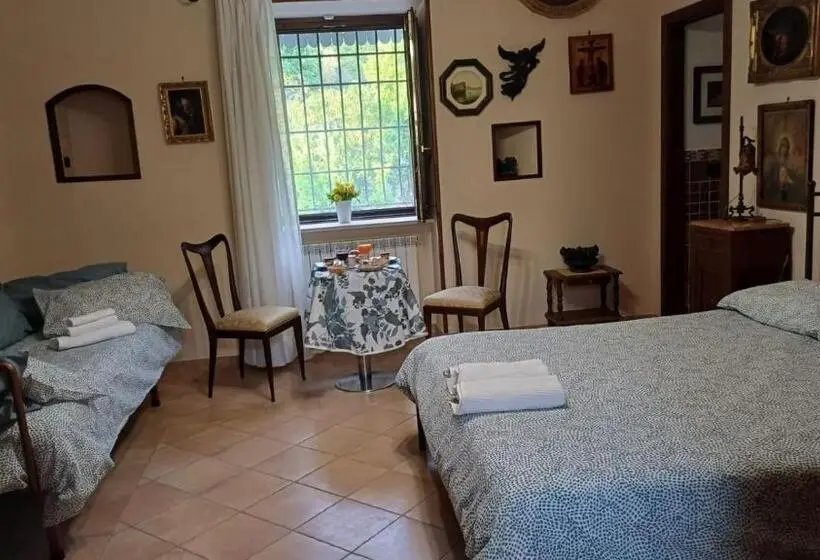 スタンダードトリプルルーム, Bed And Breakfast Grotta Dell Olio
