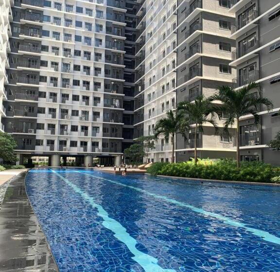 آپارتمان 1 خوابه با چشم‌انداز استخر, El Condo @ Shore 3 Residences