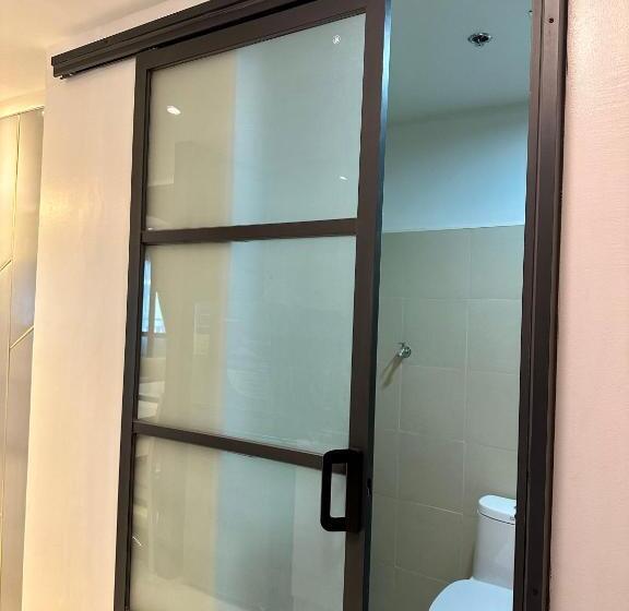 آپارتمان 1 خوابه با چشم‌انداز استخر, El Condo @ Shore 3 Residences
