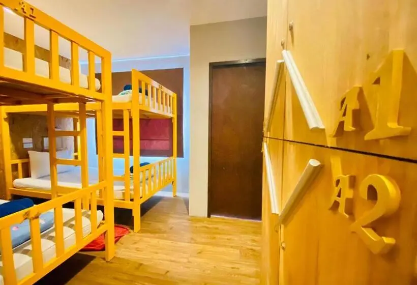 Habitació Quàdruple Estàndard, Frutta Hostel
