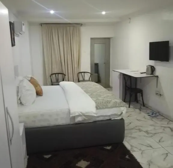 اتاق استاندارد چهار تخته, Gregory University Guest House