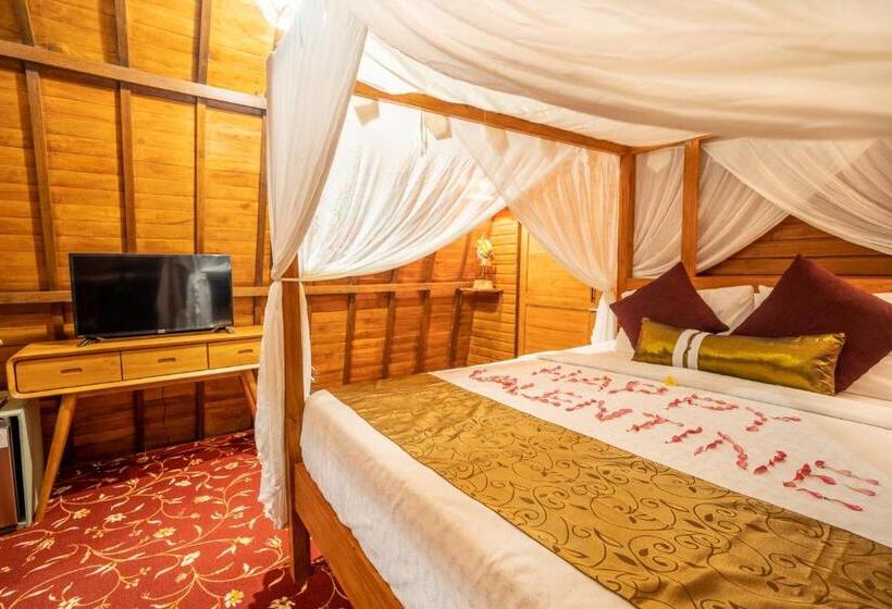 חדר דלוקס, Mai Mucuk Lumbung