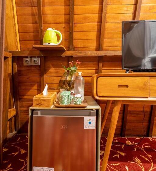 חדר יחיד נוף בריכה, Mai Mucuk Lumbung